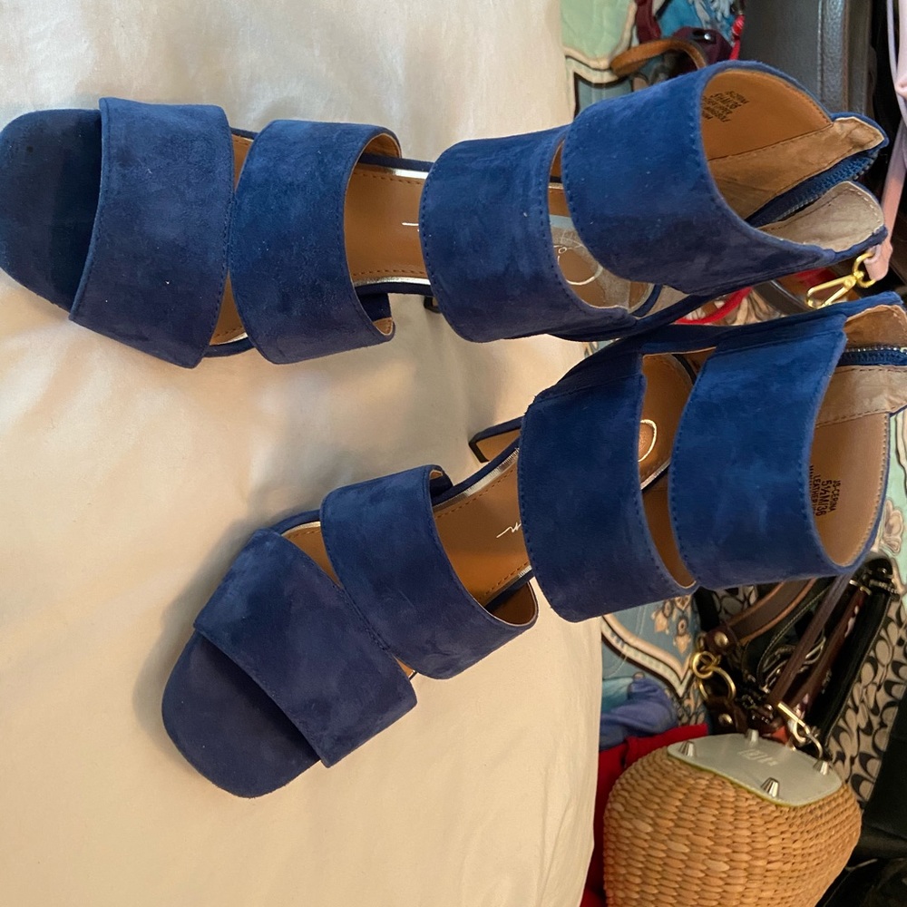 Beautiful blue velvet high heels